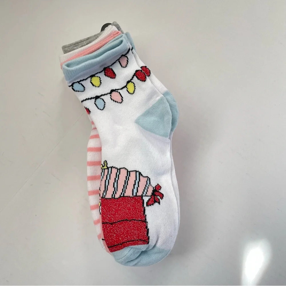 Peanuts Snoopy Women’s Capris Christmas Socks Set of 8 pairs Shoe Sz 4-10 NWT